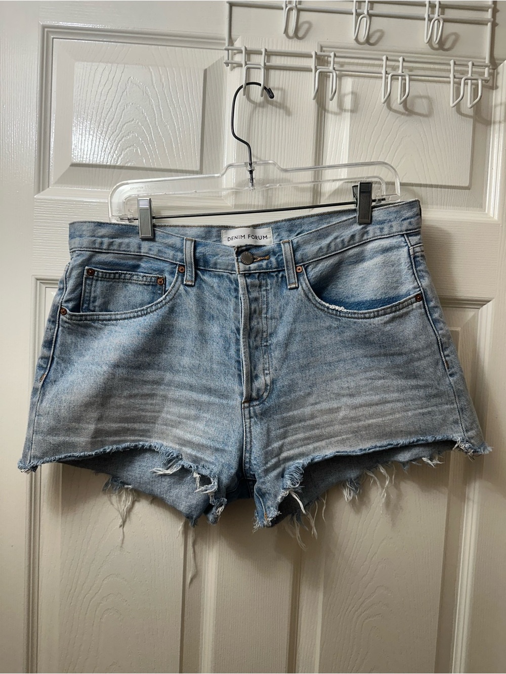 Denim Forum “The Ex Boyfriend Short”
Size 30